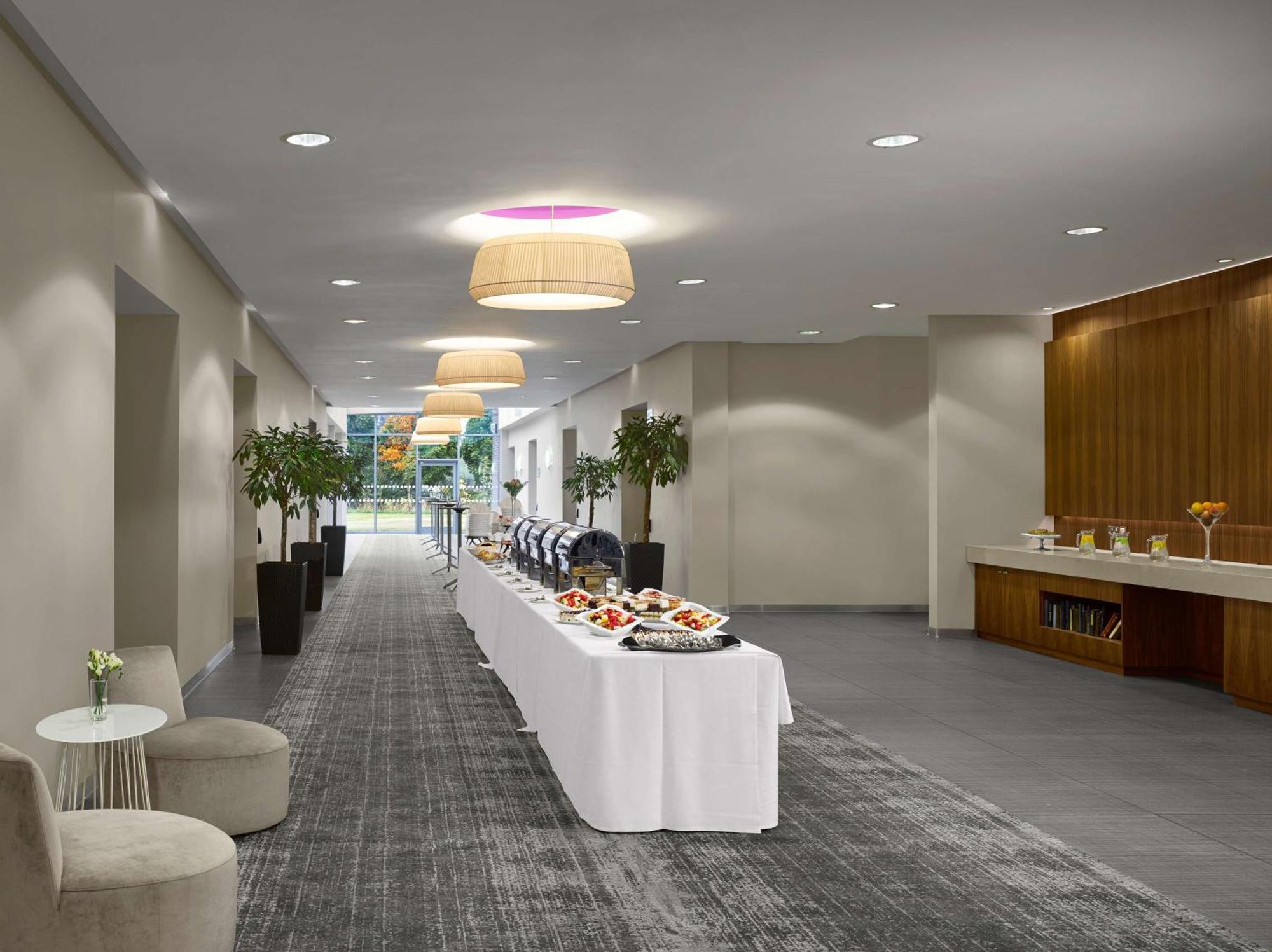 Radisson Blu Hotel East Midlands Airport Castle Donington Exterior foto